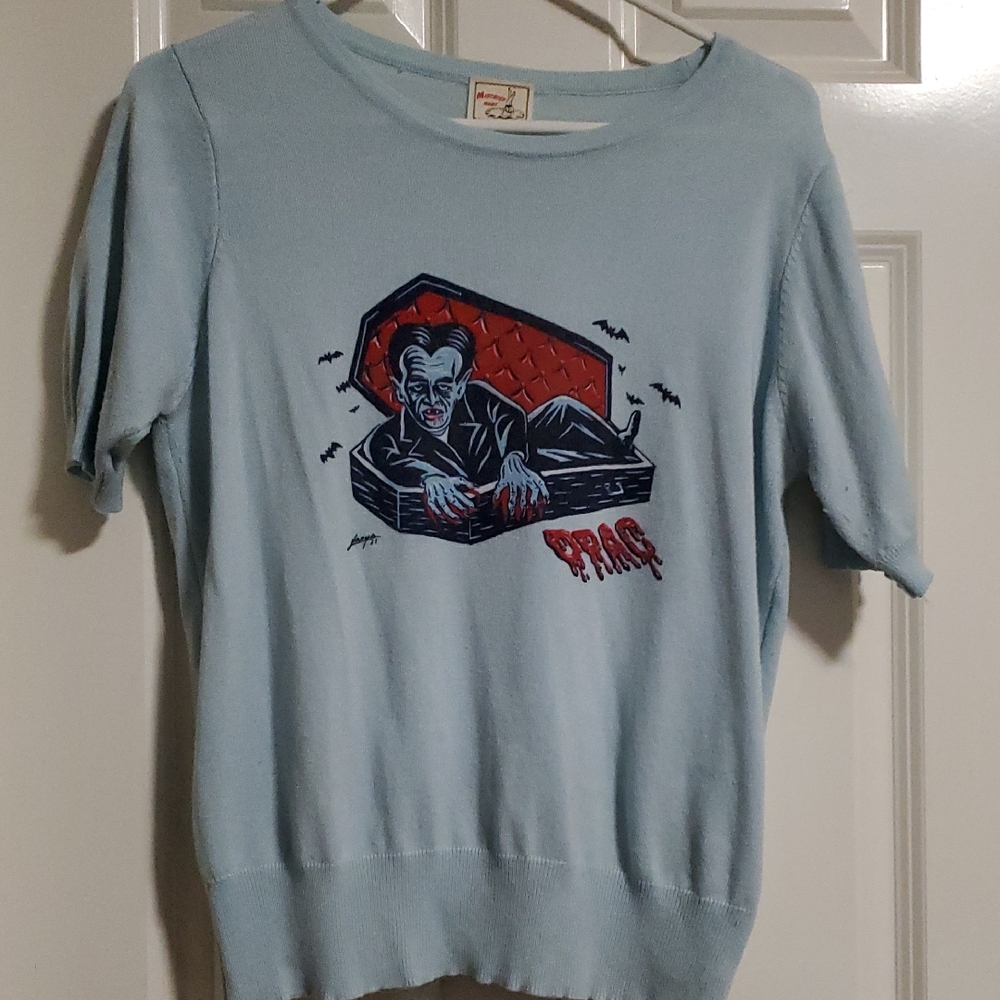 Short Sleeve DRACULA sweater.